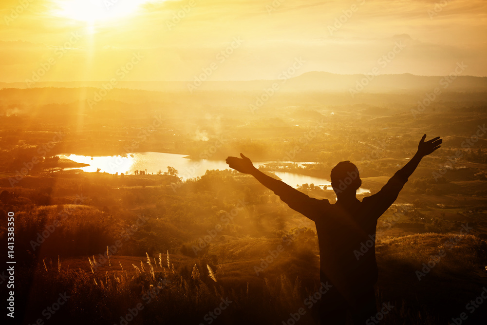 Fototapeta premium Thanksgiving men on the mountain