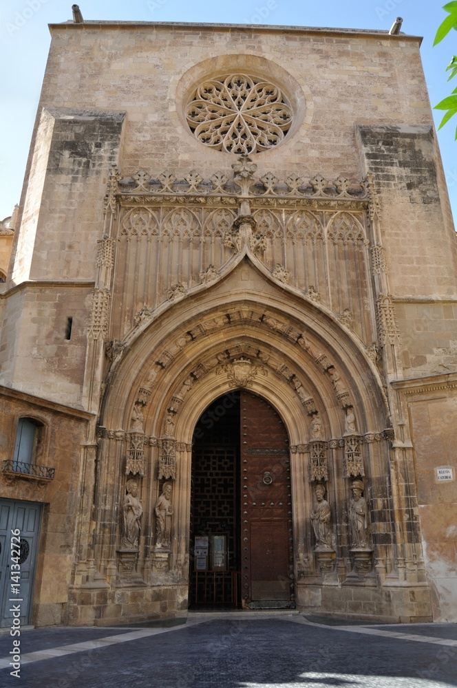 Puerta de Los Apóstoles de la catedral de Murcia