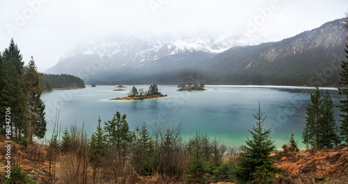 Fototapeta Naklejka Na Ścianę i Meble -  The Lake Eibsee