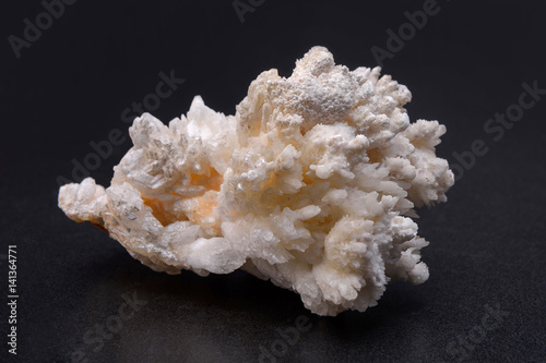 White structural mineral Aragonite