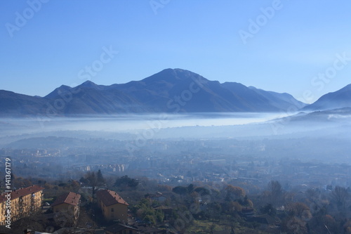 Avellino panorama da Mercogliano con foschia 