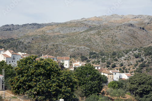 Fototapeta Naklejka Na Ścianę i Meble -  Parauta,  white villages typical of Andalucia