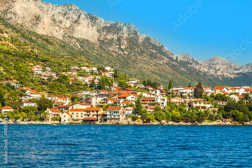 Chorwacja. Wybrzeże Makarskiej Riwiery i miasteczko Podaca. © art08