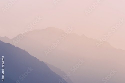 montagne - profili al tramonto