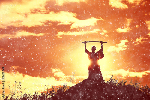 Cuadro en lienzo Silhouette monk on the mountain prayer moses faith god