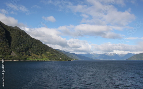 fjord en Norvège © Lotharingia