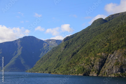 fjord en Norvège © Lotharingia