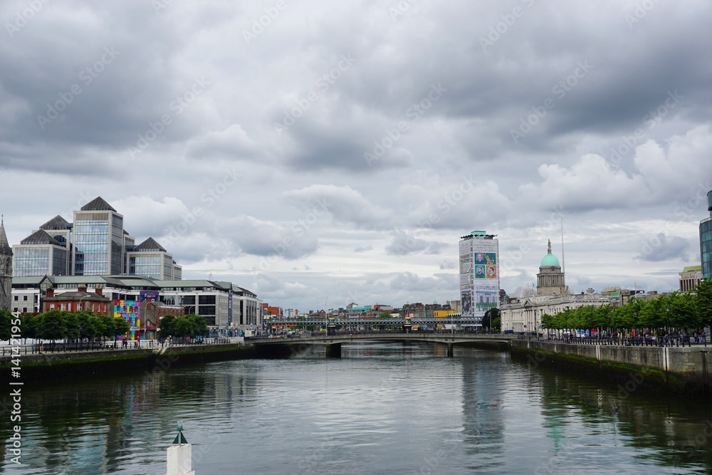 Am Fluss in Dublin, Irland