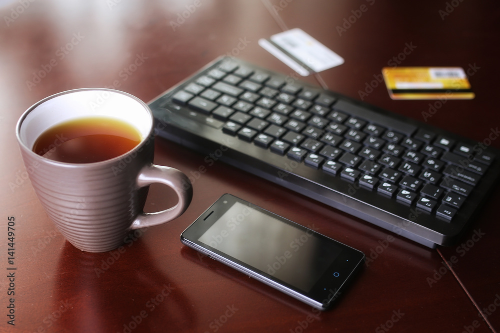 man pays for online purchases with a credit card man pays for online purchases with a credit card