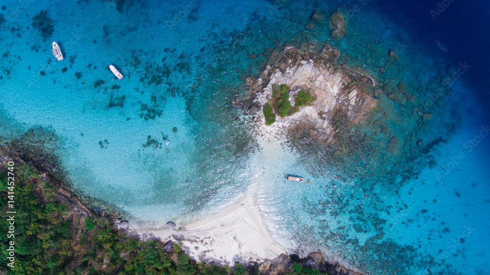 Obraz premium Aerial view of racha noi island, Tropical beach in Phuket South of Thailand