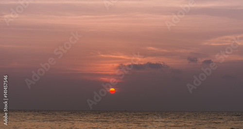 Tableau sur toile sunset sky background on the beach
