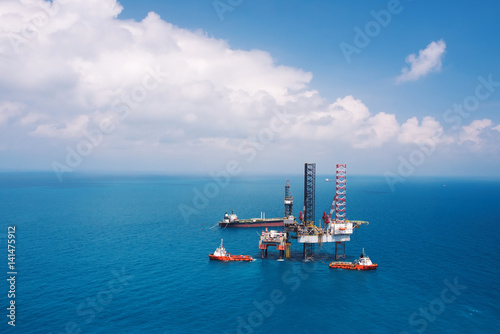 Konstfotografi Offshore oil rig drilling platform in the gulf of Thailand