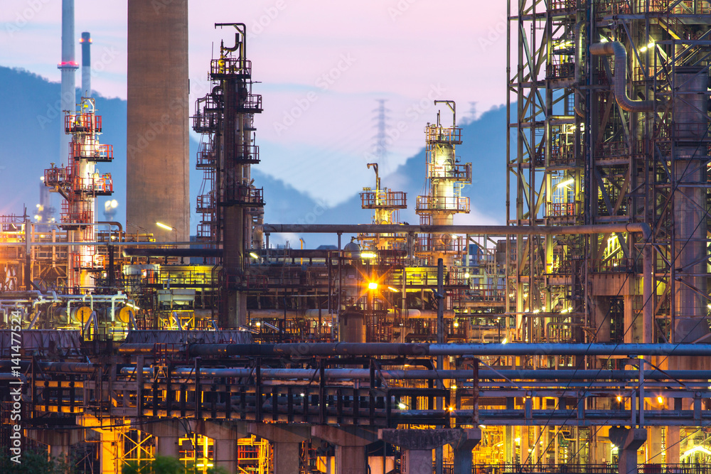 refinery,Oil refinery,Oil and gas industry refinery,Oil refinery,Oil and gas industry