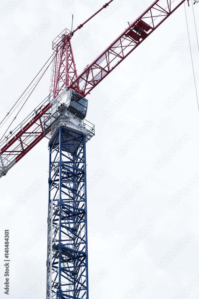 grue chantier construction construire travaux industrie silhouette conducteur immeuble ville urbanisation urbaniste aménagement logement