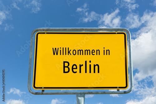 Plakat w ramie Willkommen in Berlin