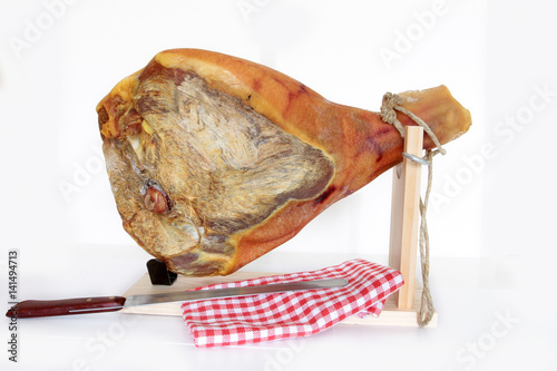 Fototapeta Naklejka Na Ścianę i Meble -  jambon à l'os