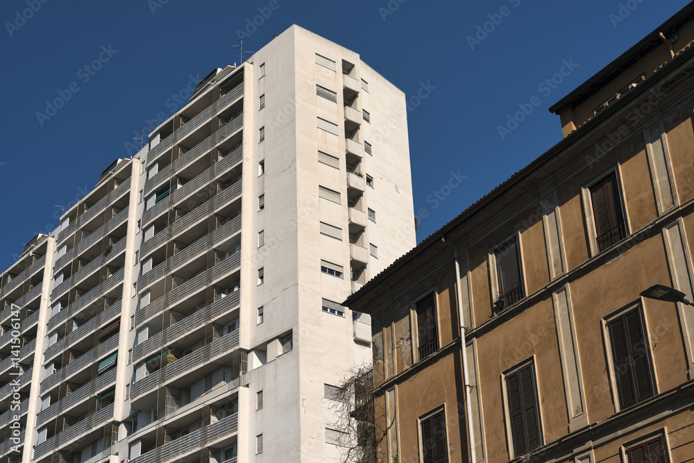 Obraz premium Milan (Italy): buildings in via Francesco Ferrucci