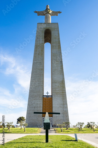 Portugal - Lissabon  - Cacilhas - Santuario Nacional de Cristo Rei photo