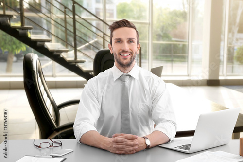 HR manager conducting job i...