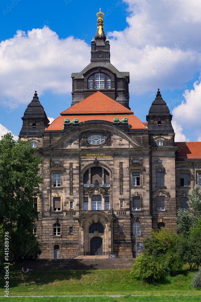 Obraz premium Innenministerium in Dresden