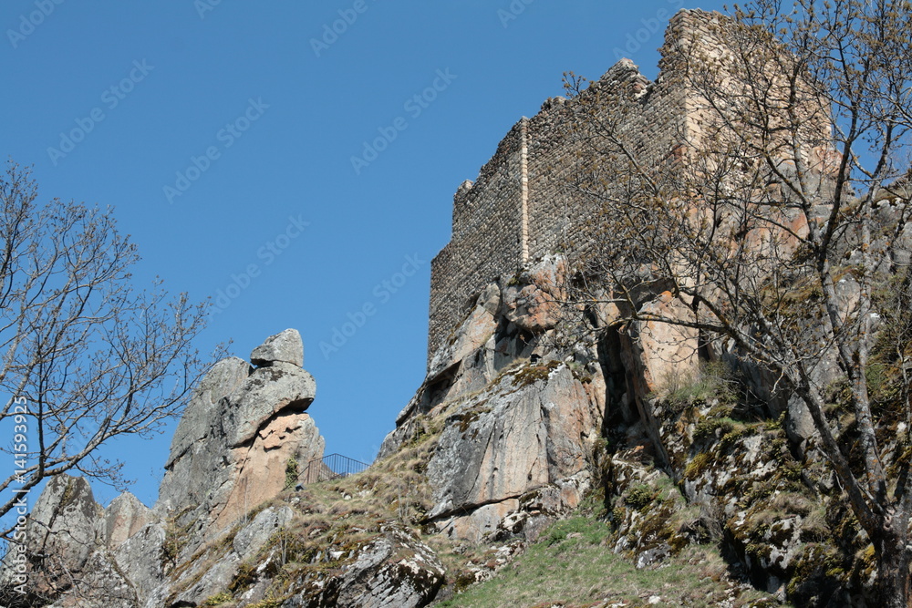 Château de Quérigut dans le Donezan, Pyrénées ariégeoises, France