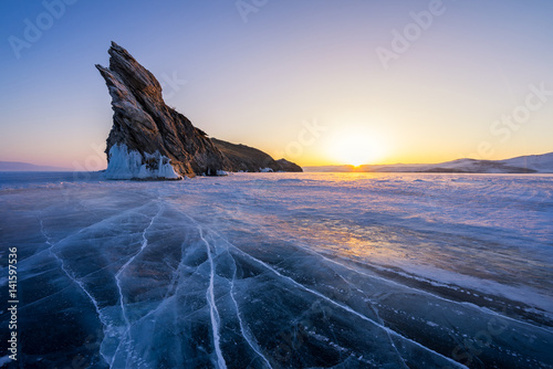 Tableau sur toile Lake Baikal during warm sunrise in winter