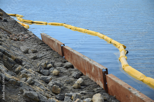 Barrage flottant antipollution
