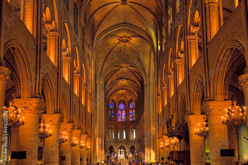 Intérieur de la cathédrale Notre-Dame de Paris