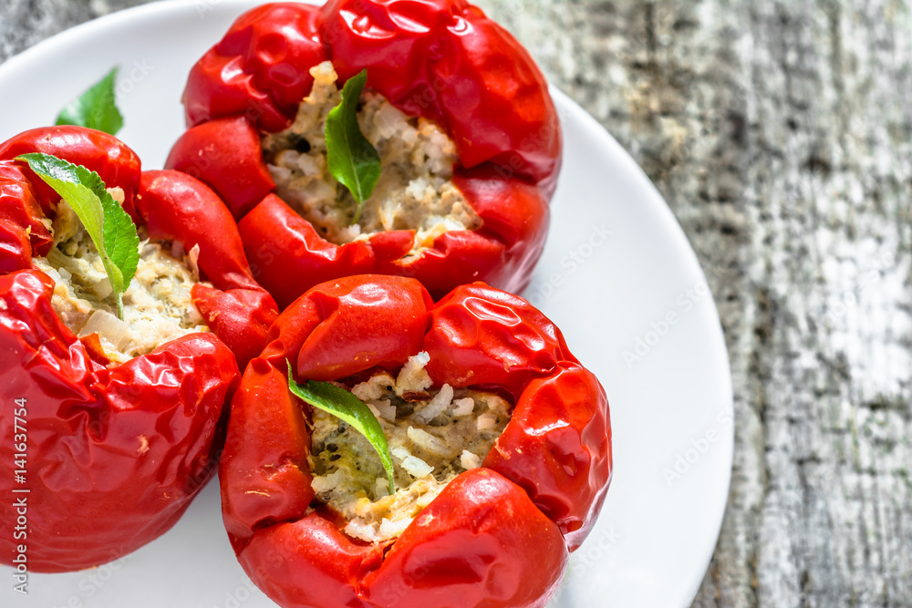 Delicious baked paprika stuffed with meat and rice, cooking recipe Delicious baked paprika stuffed with meat and rice, cooking recipe