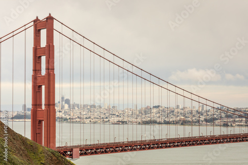 The Golden Gate Bridge and San Francisco Skyline. Kirby Cove, Sausalito, Marin County, California, USA.