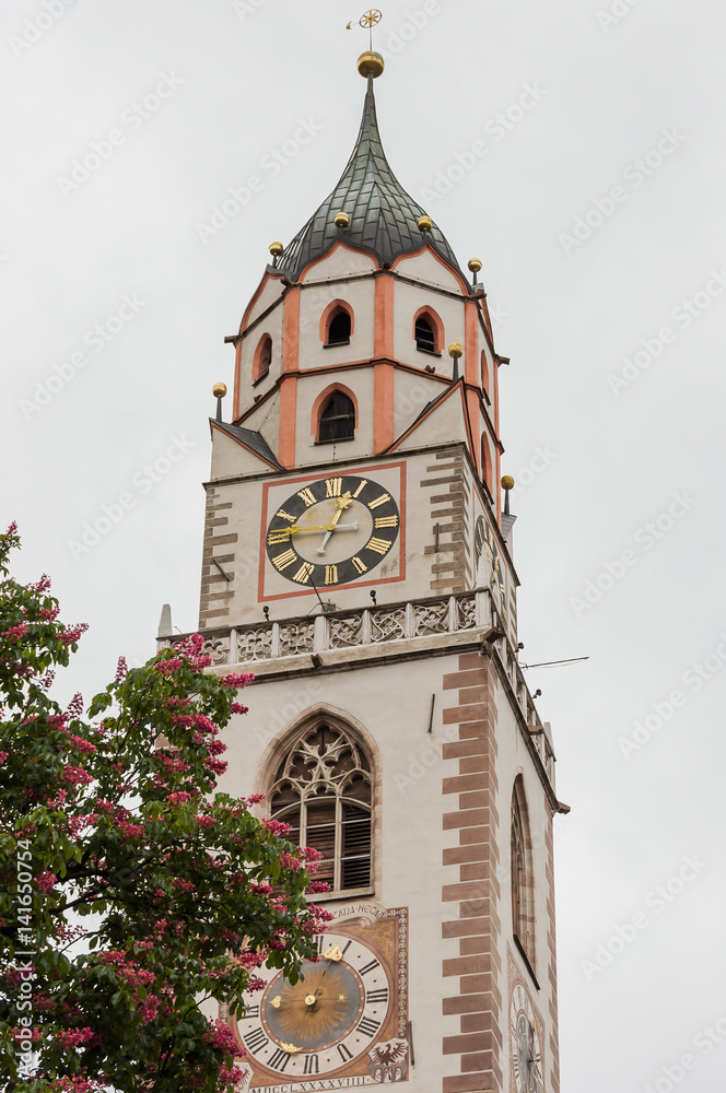 Meran, Stadt, Altstadt, Kirche, St. Nikolaus, Pfarrkirche, Altstadthäuser, Spazierweg, Frühling, Vinschgau, Südtirol, Italien