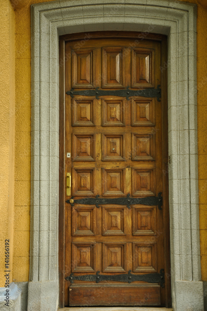 Colonial door, mendoza Colonial door, mendoza