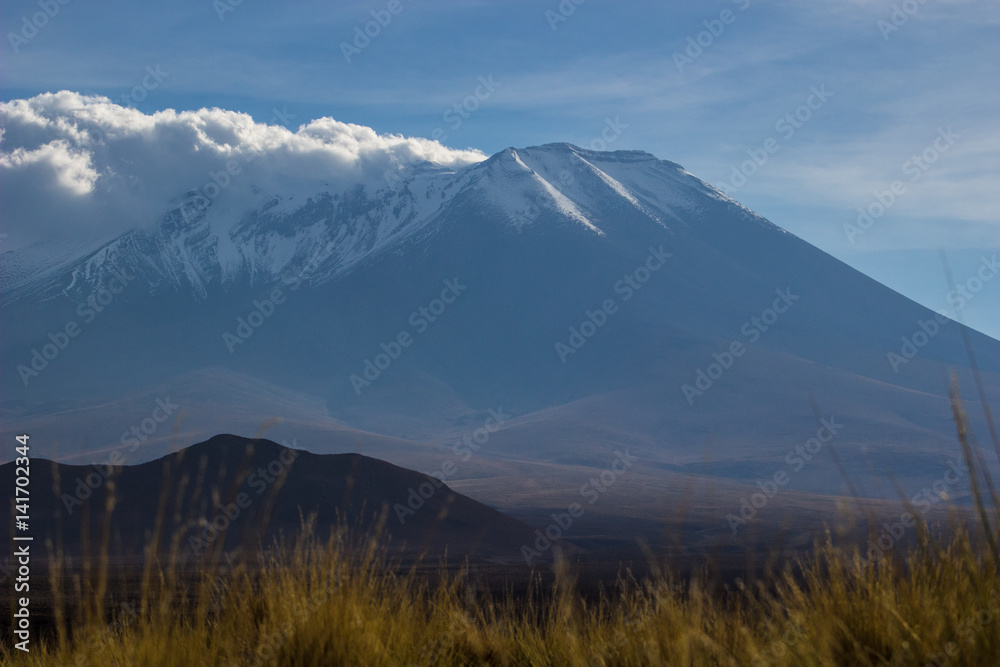 Salar de Ascotán, It is at an altitude of 3,716 msnm in the mountain range of the Andes in the desert of Atacama (Region of Antofagasta). Salar de Ascotán, It is at an altitude of 3,716 msnm in the mountain range of the Andes in the desert of Atacama (Region of Antofagasta).