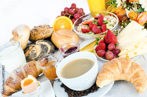Good morning, have a picnic outdoors: healthy, delicious breakfast to enjoy :)