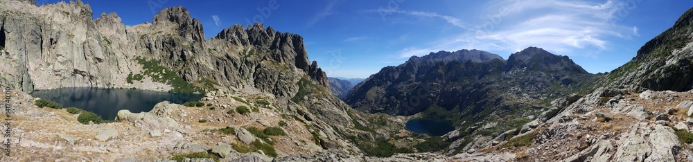 Panoramique des lacs de Melo et Capitello Panoramique des lacs de Melo et Capitello