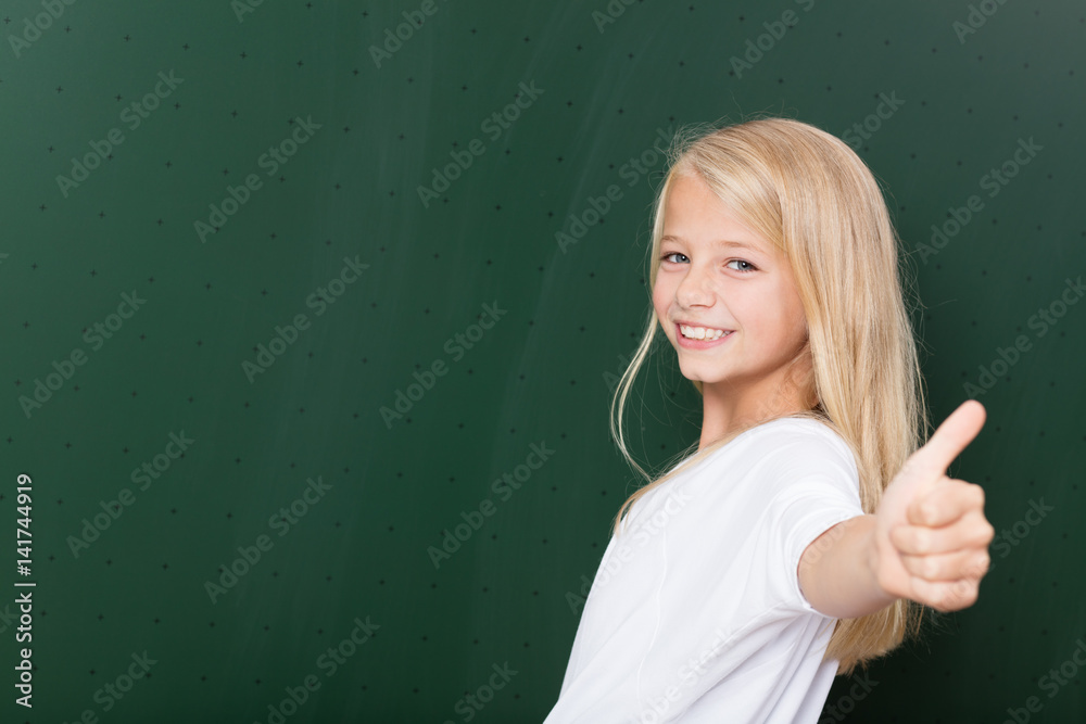 Mädchen vor der Tafel Mädchen vor der Tafel