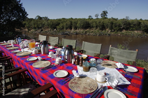 Bush breakfast colazione all'inglese nella savana