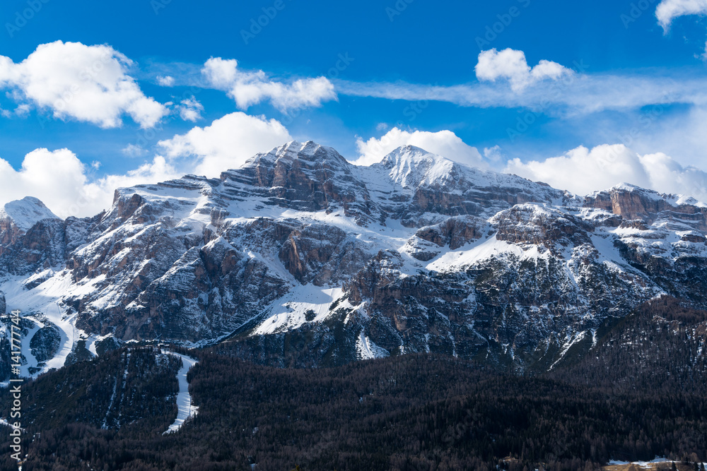 Montagne attorno Cortina d'Ampezzo