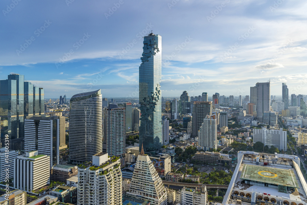 Fototapeta premium Bangkok Thailand - August 27,2016 : The beautiful bangkok cityscape is capital of Thailand the most populous city of Thailand. Metropolitan Building was the tall 314 meters height 77 floors