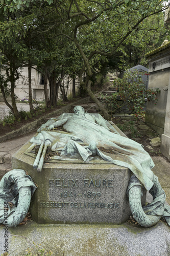 Tombe de Félix Faure / Cimetière du Père Lachaise / Paris photo