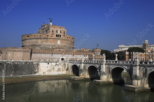 Mausolée d'Adrien sur le Tibre / Rome / Site classé UNESCO