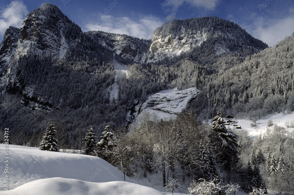 Cirque de Sixt Fer à Cheval / Dents de Sales Cirque de Sixt Fer à Cheval / Dents de Sales
