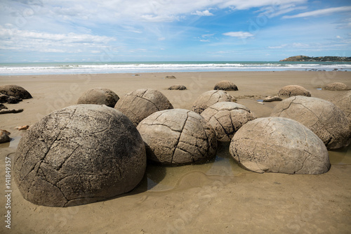 Fototapeta Moeraki Boulders on the Koekohe beach, Eastern coast of New Zealand