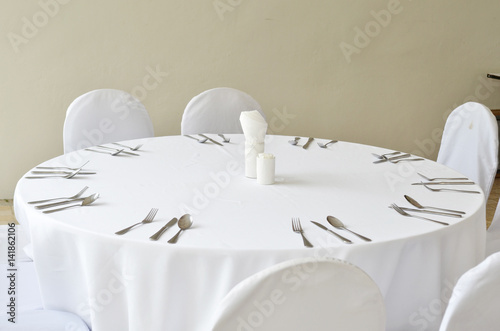 Fine restaurant dinner tabl...