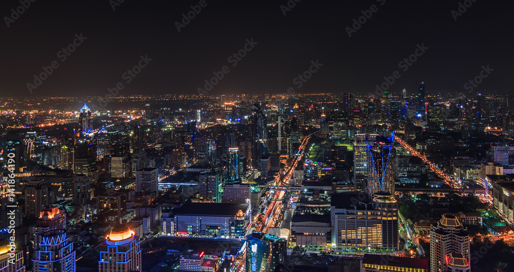 Naklejka premium Panorama of bangkok cityscape at twilight, Thailand