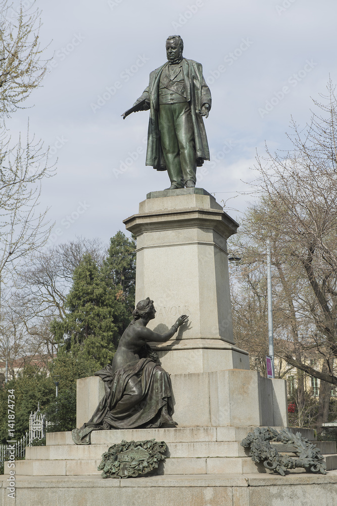 Obraz premium Denkmal für Graf Camillo Benso von Cavour in Mailand, mit Allegorie 