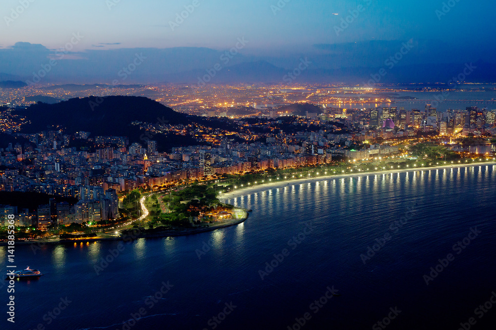 Вечерний Рио де Жанейро. Вид с горы 