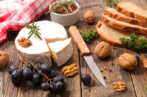 camembert with grape and walnut
