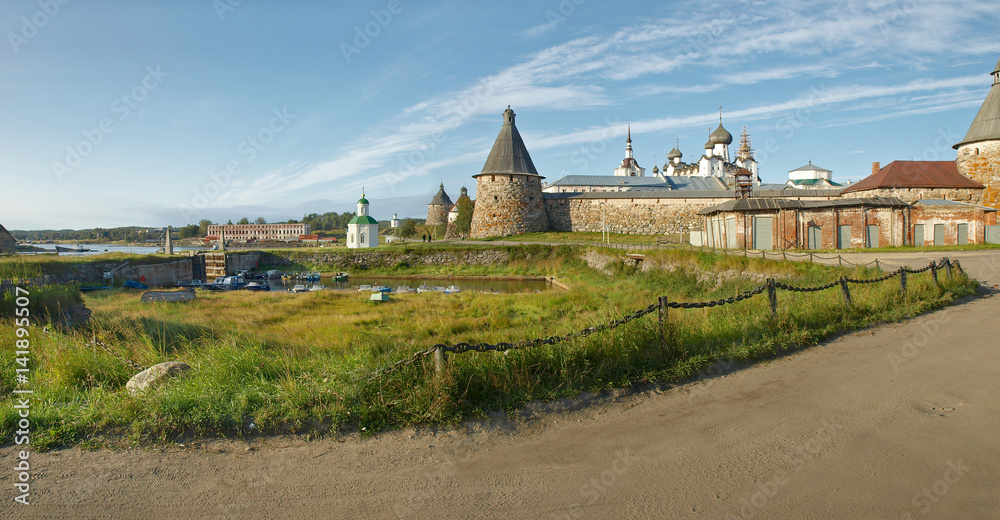 Соловецкий монастырь. На переднем плане сухой док и здание бывшей электростанции.