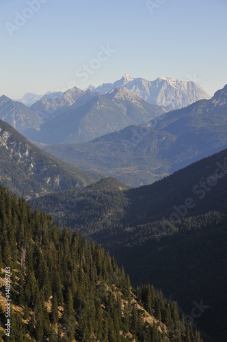 Bergblick zur Zugspitze vom Neunerköpfle, Tannheimer Tal, Österreich